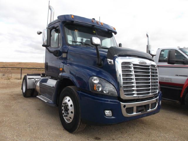 Image #1 (2015 FREIGHTLINER CASCADIA S/A 5TH WHEEL TRUCK)